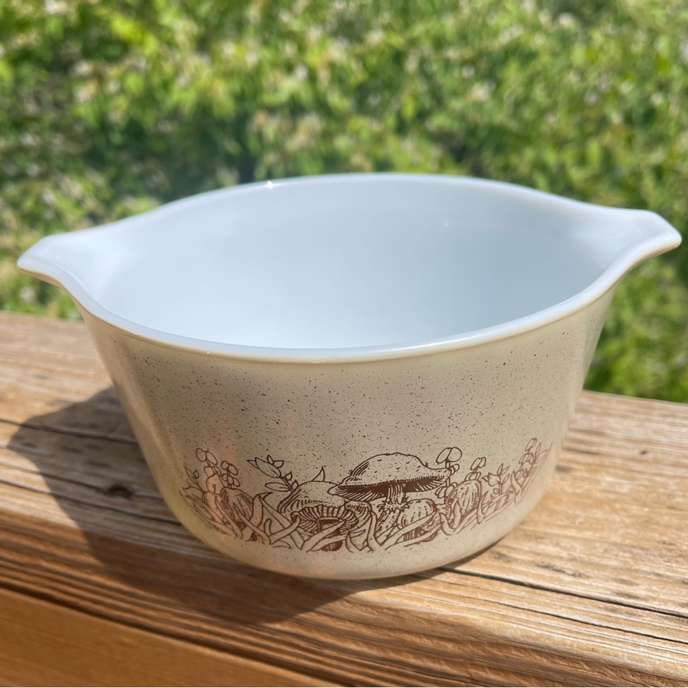 Vintage Pyrex Forest Fancies Mushroom 1 Qt Bowl - 473B